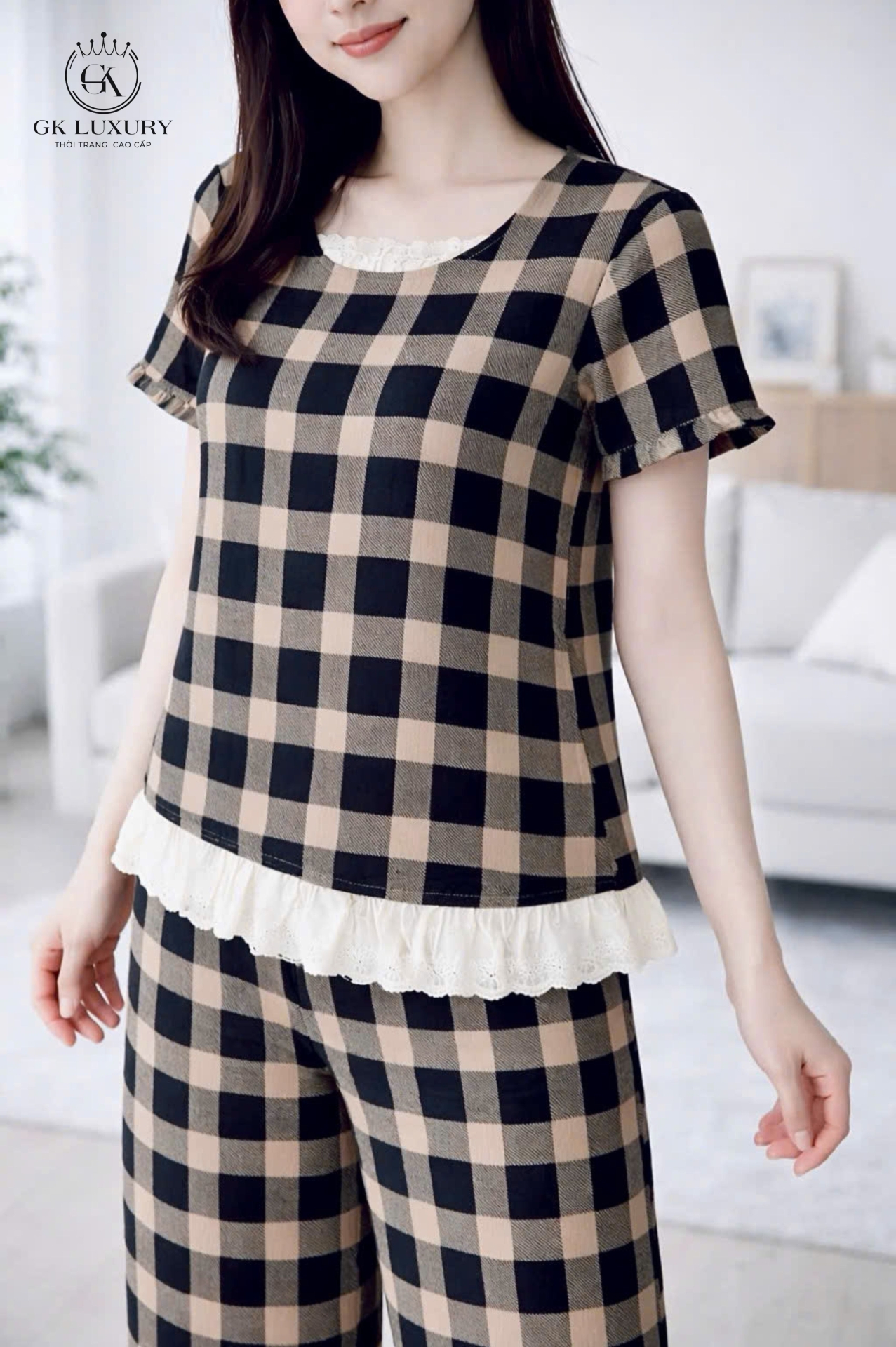 Bộ cotton cộc tay quần ngố Kẻ đen HGKC26308N
