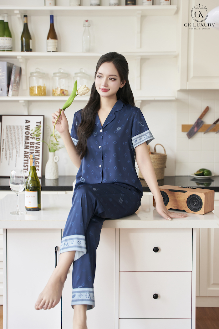 Bộ lụa cộc tay quần dài HGKL25151D