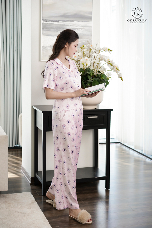 Bộ lụa vân gỗ cộc tay quần dài HGKL25199D