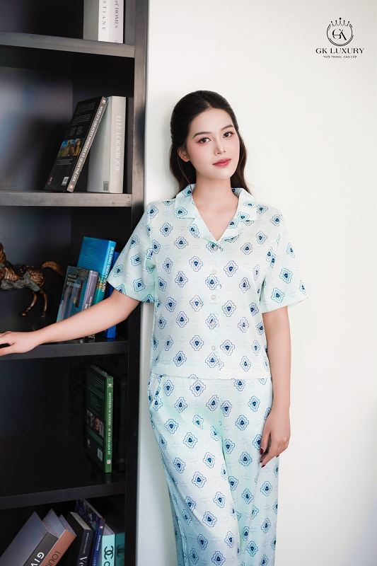 Bộ lụa vân gỗ cộc tay quần dài HGKL25199D