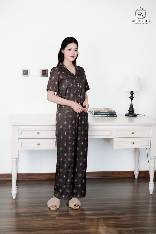 Bộ lụa vân gỗ cộc tay quần dài HGKL25199D